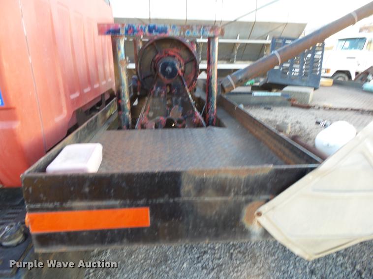 image for item K1108 1994 GMC TopKick C7000 wrecker truck