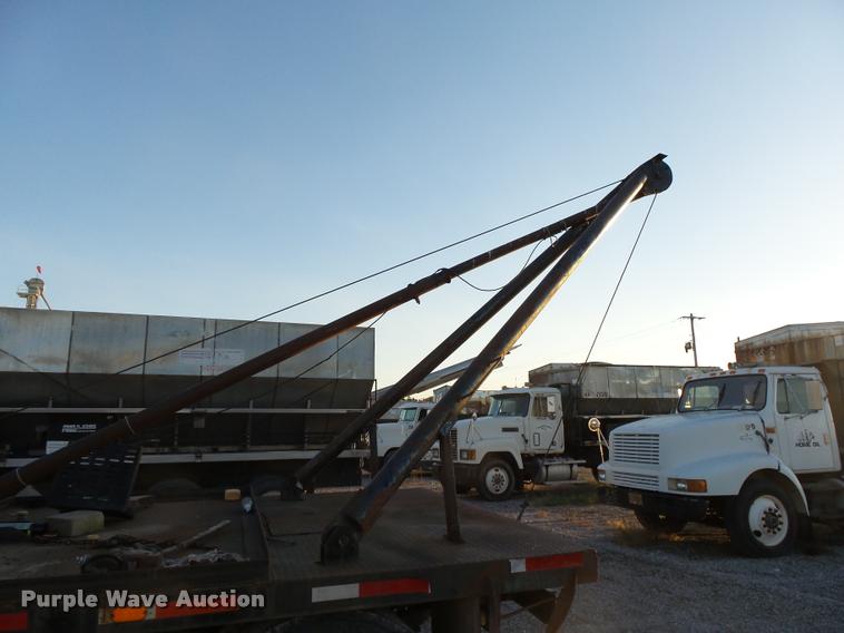 image for item K1108 1994 GMC TopKick C7000 wrecker truck