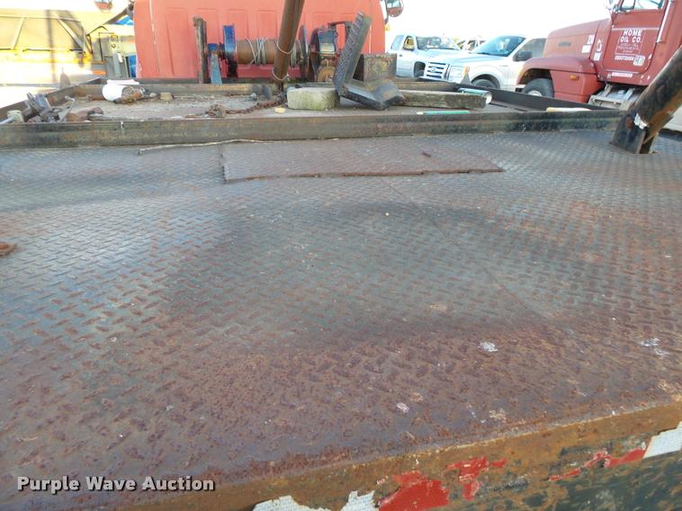 image for item K1108 1994 GMC TopKick C7000 wrecker truck