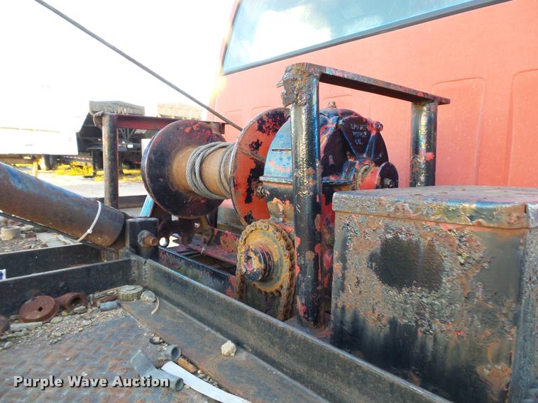 image for item K1108 1994 GMC TopKick C7000 wrecker truck