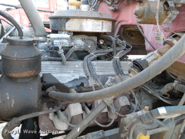 image for item K1108 1994 GMC TopKick C7000 wrecker truck