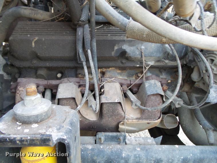 image for item K1108 1994 GMC TopKick C7000 wrecker truck