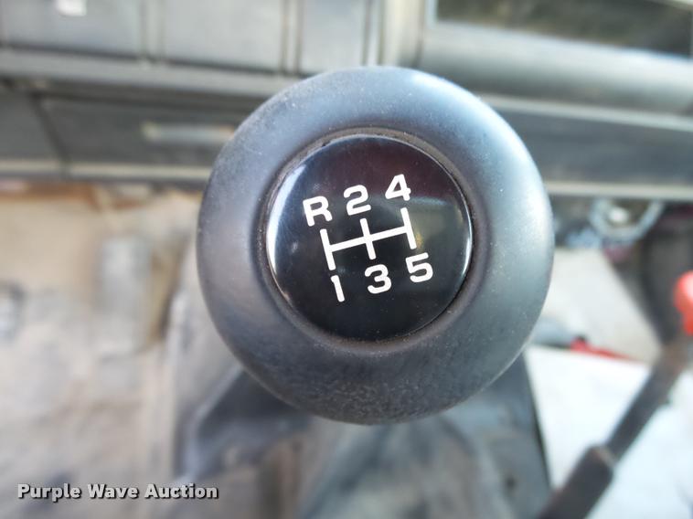 image for item K1108 1994 GMC TopKick C7000 wrecker truck