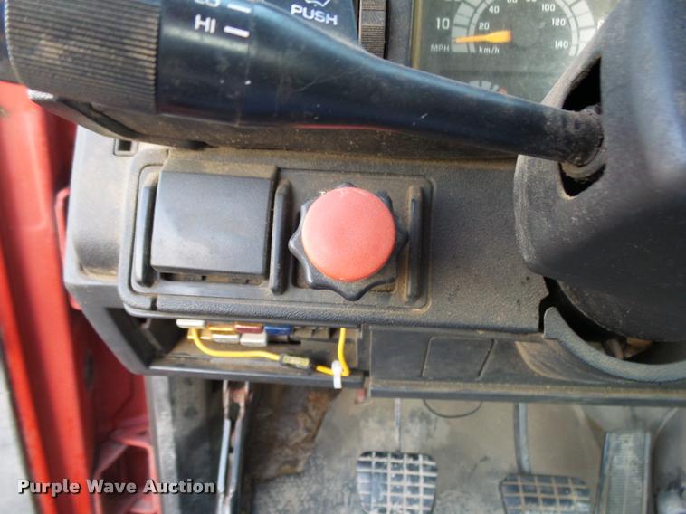 image for item K1108 1994 GMC TopKick C7000 wrecker truck