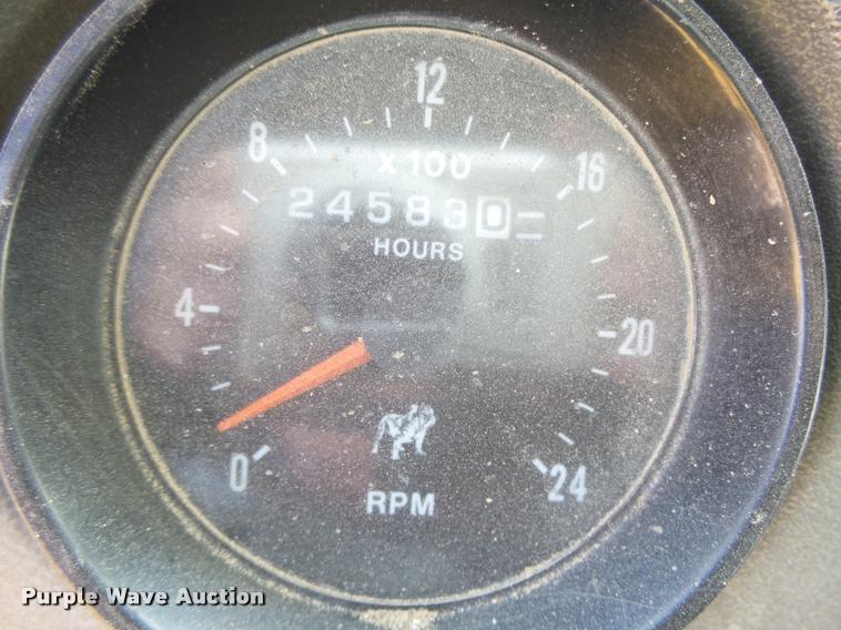 image for item K1482 2000 Mack RD688S truck cab and chassis