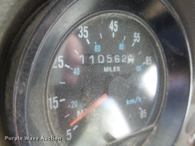 image for item K1482 2000 Mack RD688S truck cab and chassis