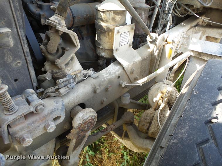 image for item K1482 2000 Mack RD688S truck cab and chassis