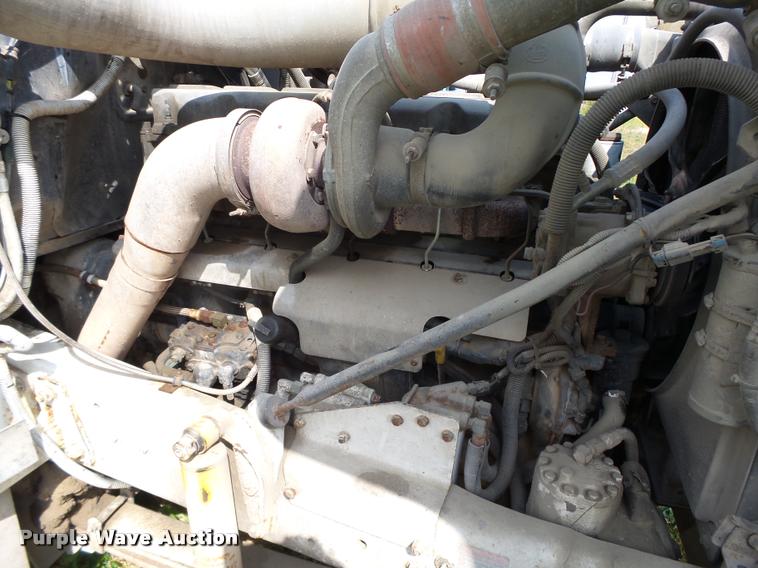 image for item K1482 2000 Mack RD688S truck cab and chassis