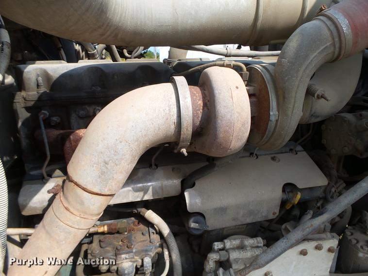 image for item K1482 2000 Mack RD688S truck cab and chassis