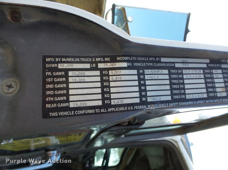 image for item K1482 2000 Mack RD688S truck cab and chassis