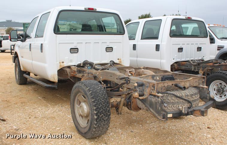 image for item K1947 2005 Ford F350 Super Duty XL Crew Cab pickup truck cab and chassis