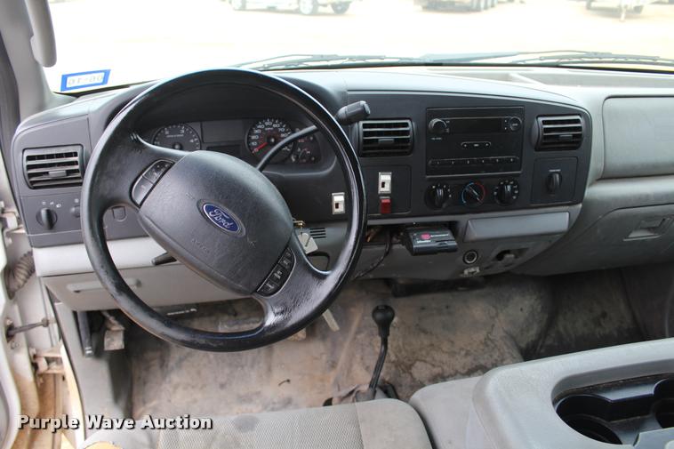 image for item K1947 2005 Ford F350 Super Duty XL Crew Cab pickup truck cab and chassis