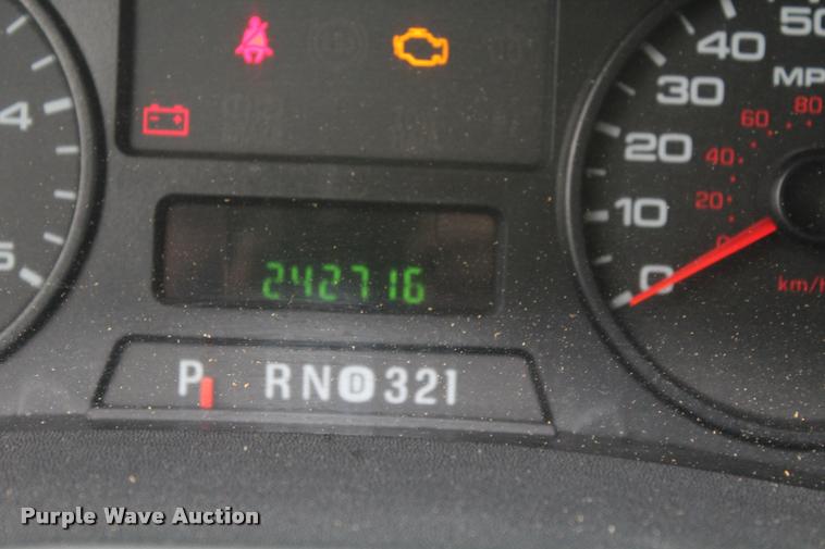 image for item K1947 2005 Ford F350 Super Duty XL Crew Cab pickup truck cab and chassis