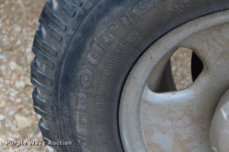 image for item K1947 2005 Ford F350 Super Duty XL Crew Cab pickup truck cab and chassis