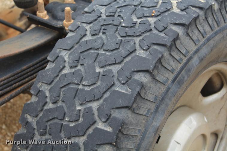 image for item K1947 2005 Ford F350 Super Duty XL Crew Cab pickup truck cab and chassis