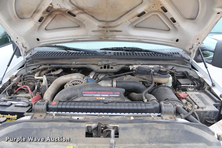 image for item K1947 2005 Ford F350 Super Duty XL Crew Cab pickup truck cab and chassis