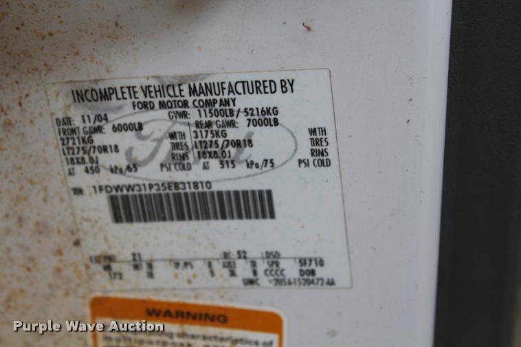 image for item K1947 2005 Ford F350 Super Duty XL Crew Cab pickup truck cab and chassis