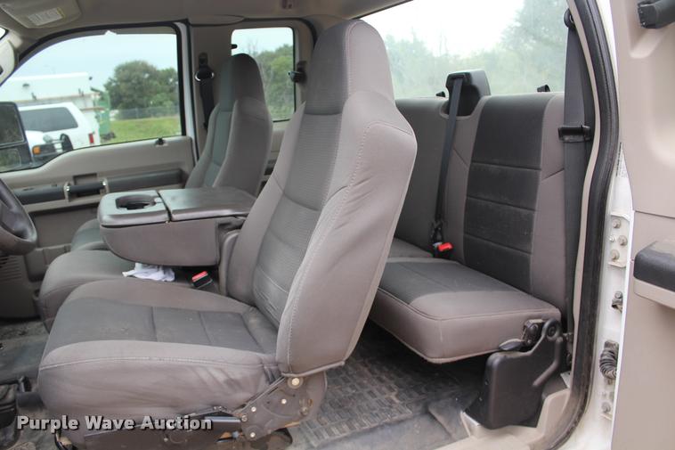 image for item K1948 2010 Ford F550 Super Duty XL SuperCab truck cab and chassis