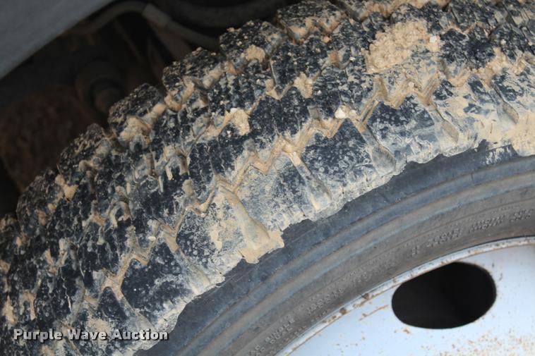 image for item K1948 2010 Ford F550 Super Duty XL SuperCab truck cab and chassis