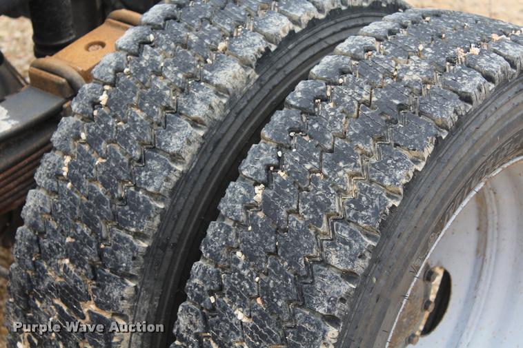 image for item K1948 2010 Ford F550 Super Duty XL SuperCab truck cab and chassis