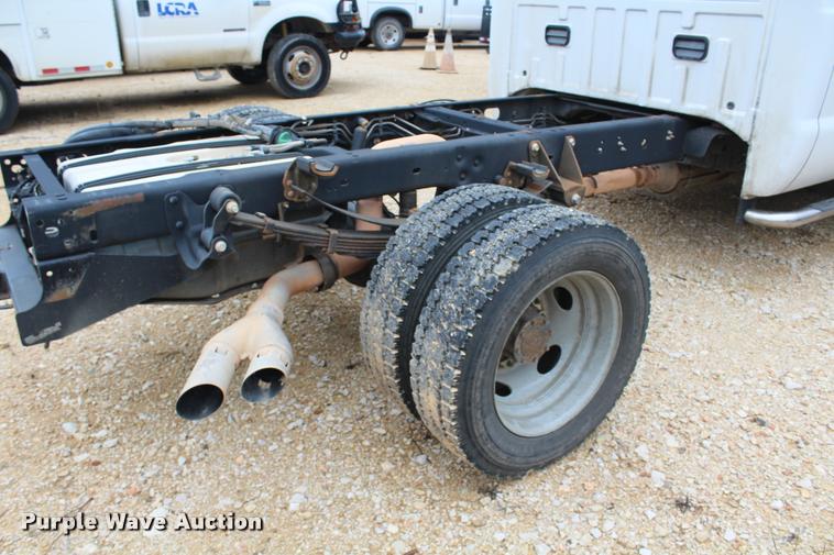 image for item K1948 2010 Ford F550 Super Duty XL SuperCab truck cab and chassis