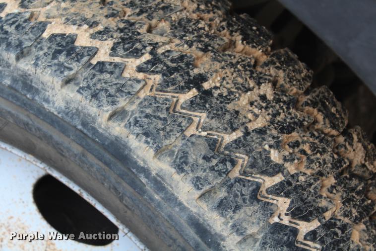 image for item K1948 2010 Ford F550 Super Duty XL SuperCab truck cab and chassis