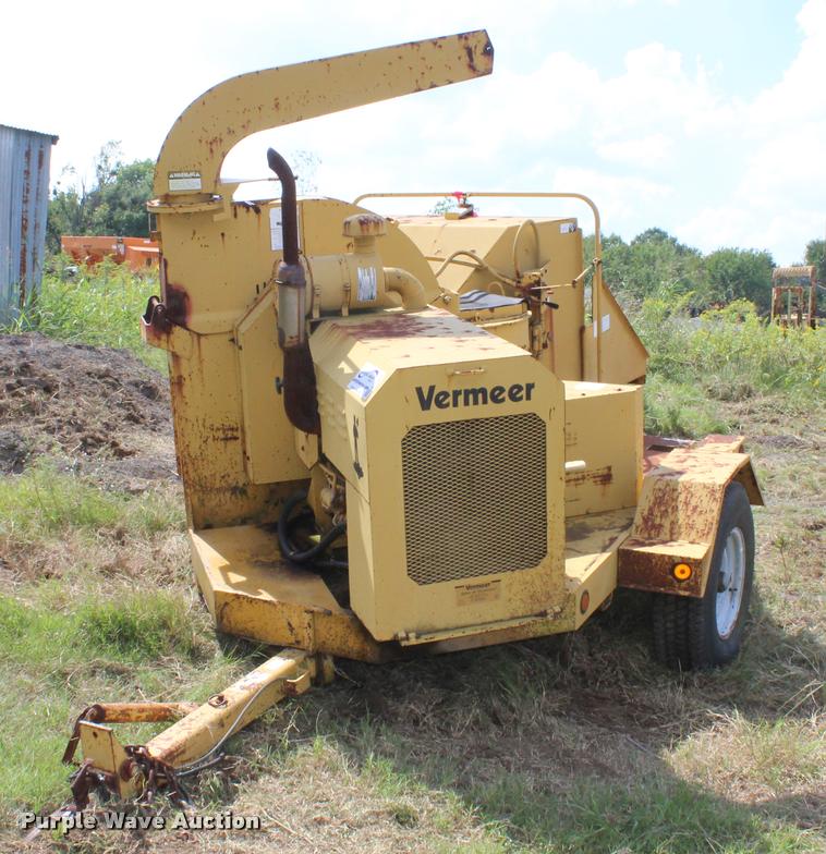 image for item K1959 Vermeer 1250 wood chipper