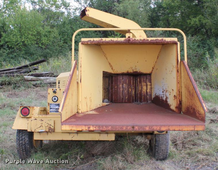 image for item K1959 Vermeer 1250 wood chipper