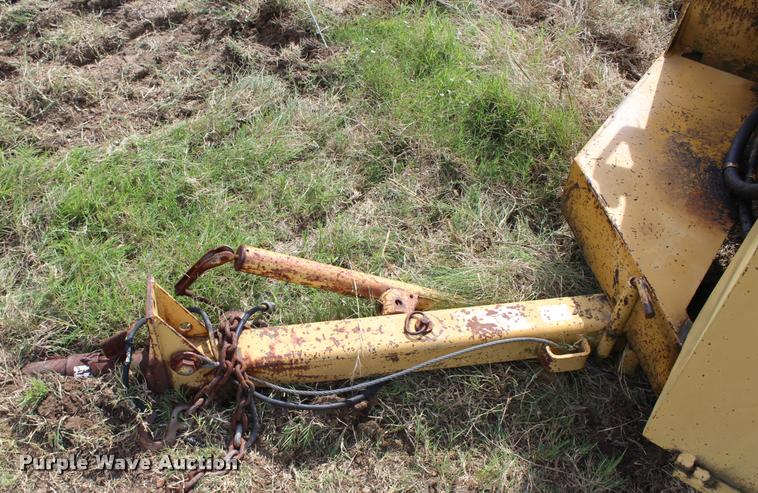 image for item K1959 Vermeer 1250 wood chipper