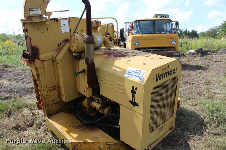 image for item K1959 Vermeer 1250 wood chipper