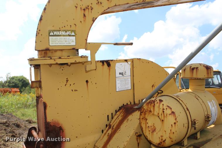 image for item K1959 Vermeer 1250 wood chipper