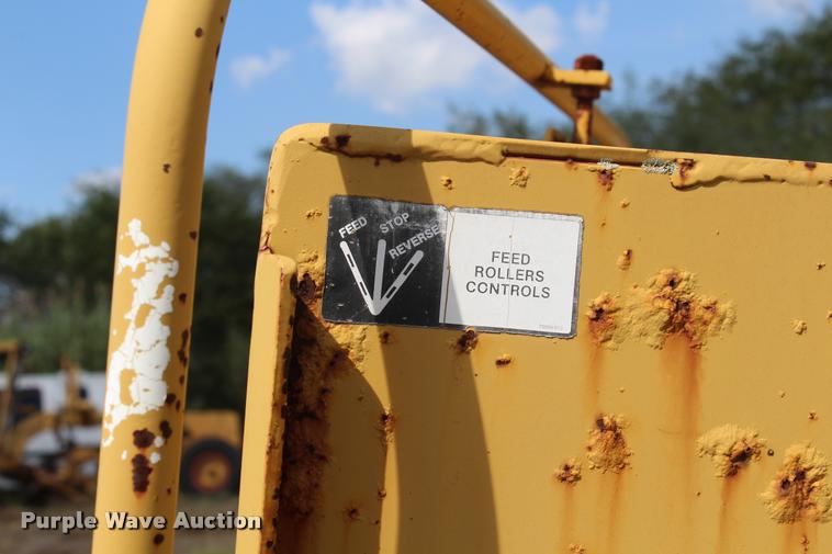 image for item K1959 Vermeer 1250 wood chipper