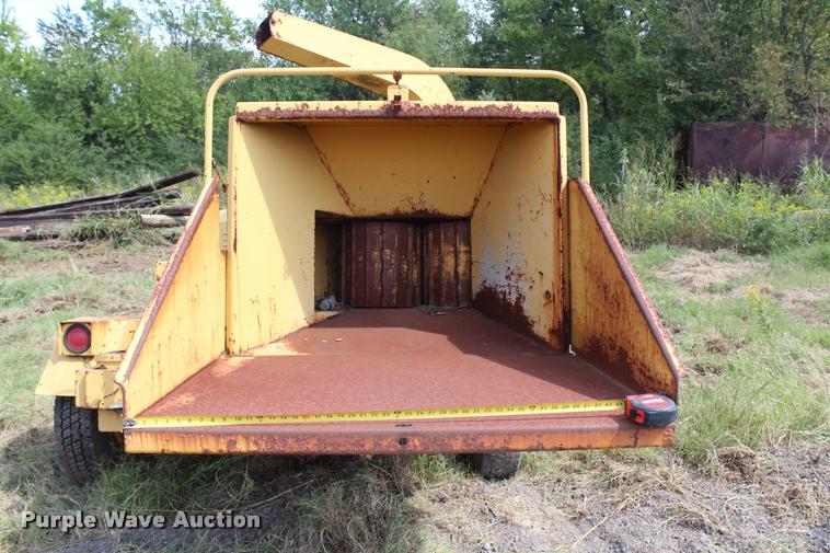 image for item K1959 Vermeer 1250 wood chipper