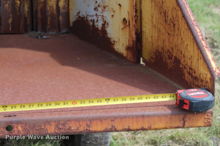 image for item K1959 Vermeer 1250 wood chipper