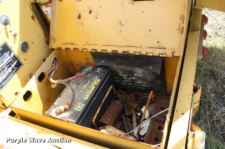 image for item K1959 Vermeer 1250 wood chipper