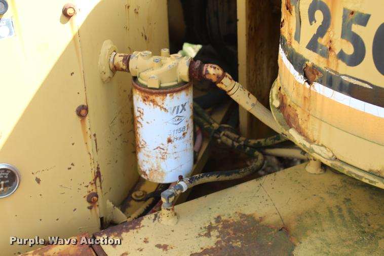 image for item K1959 Vermeer 1250 wood chipper