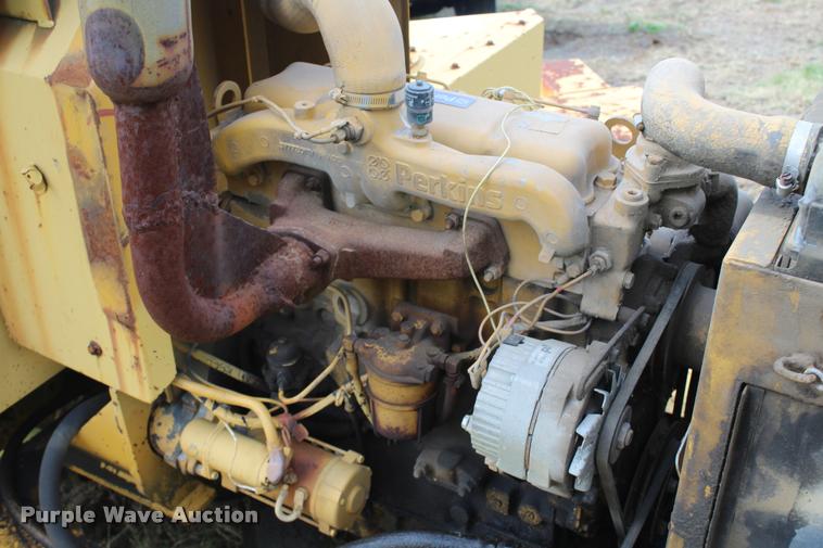 image for item K1959 Vermeer 1250 wood chipper