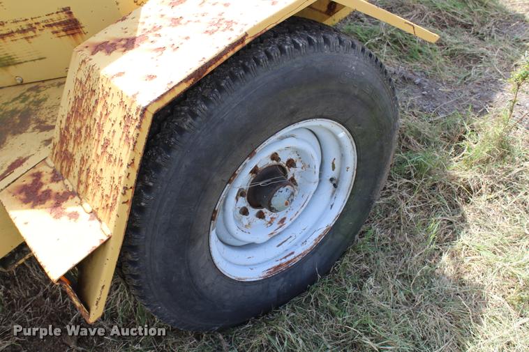 image for item K1959 Vermeer 1250 wood chipper