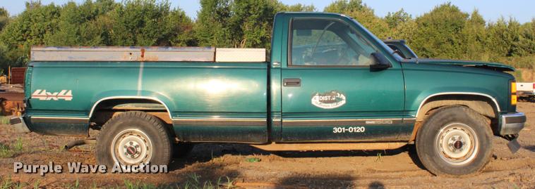 image for item K1973 1996 GMC Sierra 1500 pickup truck