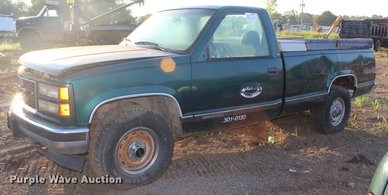 image for item K1973 1996 GMC Sierra 1500 pickup truck