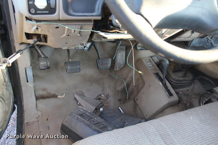 image for item K1973 1996 GMC Sierra 1500 pickup truck