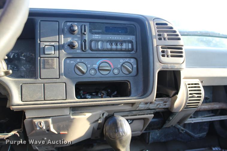 image for item K1973 1996 GMC Sierra 1500 pickup truck
