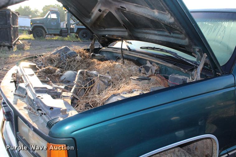 image for item K1973 1996 GMC Sierra 1500 pickup truck