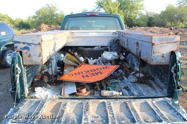 image for item K1973 1996 GMC Sierra 1500 pickup truck