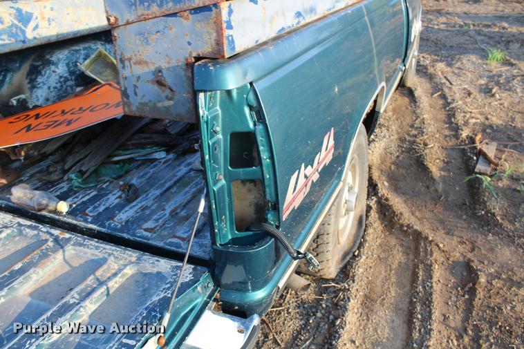 image for item K1973 1996 GMC Sierra 1500 pickup truck