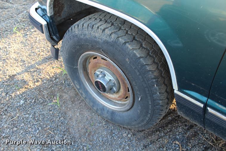 image for item K1973 1996 GMC Sierra 1500 pickup truck