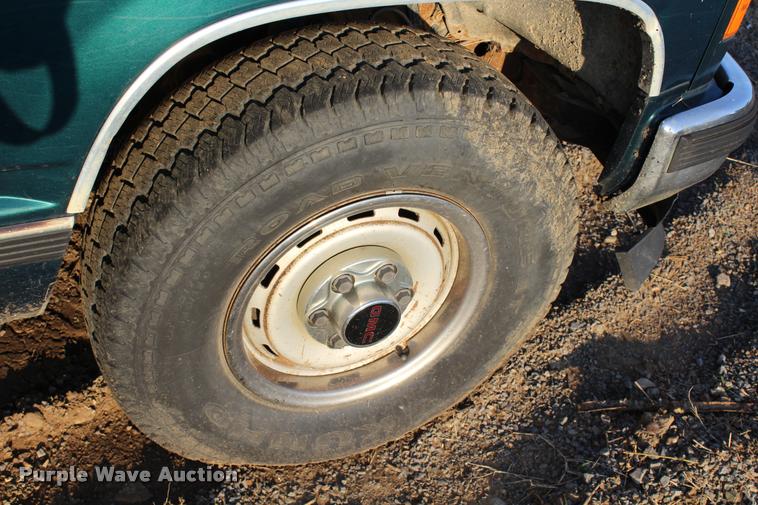 image for item K1973 1996 GMC Sierra 1500 pickup truck