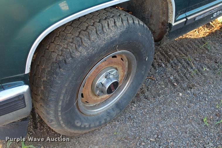 image for item K1973 1996 GMC Sierra 1500 pickup truck