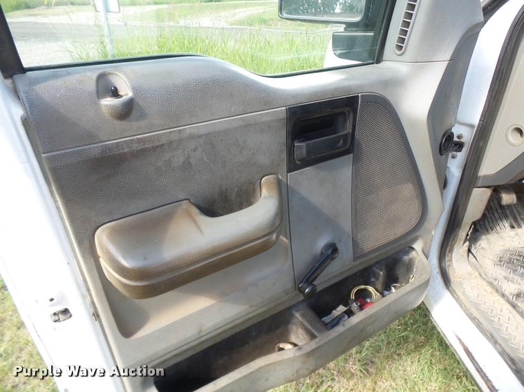 image for item K3019 2006 Ford F150 pickup truck