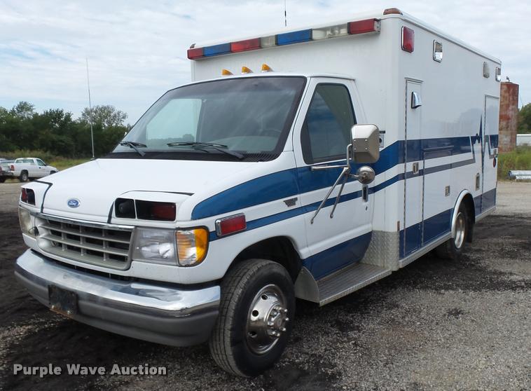 image for item K3044 1993 Ford Econoline E350 Wheeled Coach ambulance